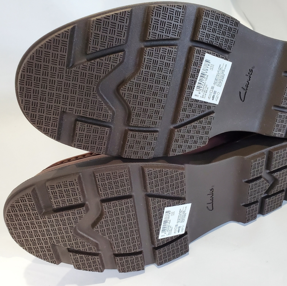 Clark's Comfort Collection Boots - Picture 7 of 10